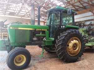 1990 John Deere 4255
